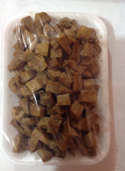 Trocitos de gluten marinados